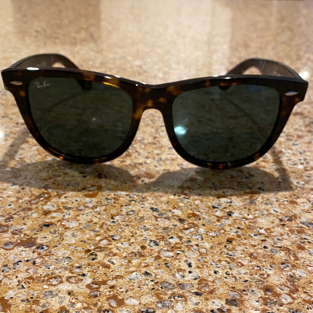 Ray-Ban Wayfarer Tortoise Sunglasses NWOT